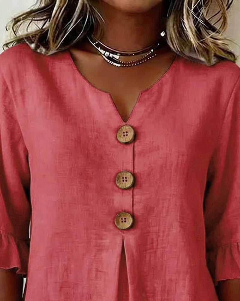 Sophia Blouse in solid cotton-linen with wooden buttons and frill