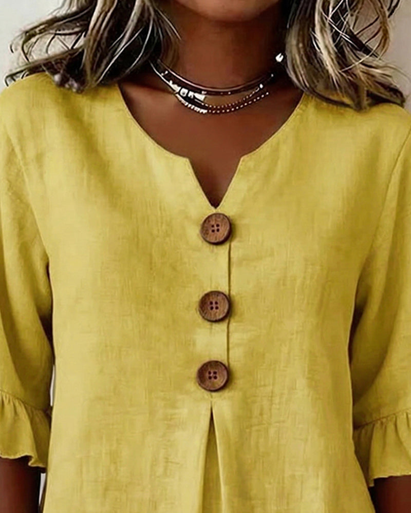 Sophia Blouse in solid cotton-linen with wooden buttons and frill