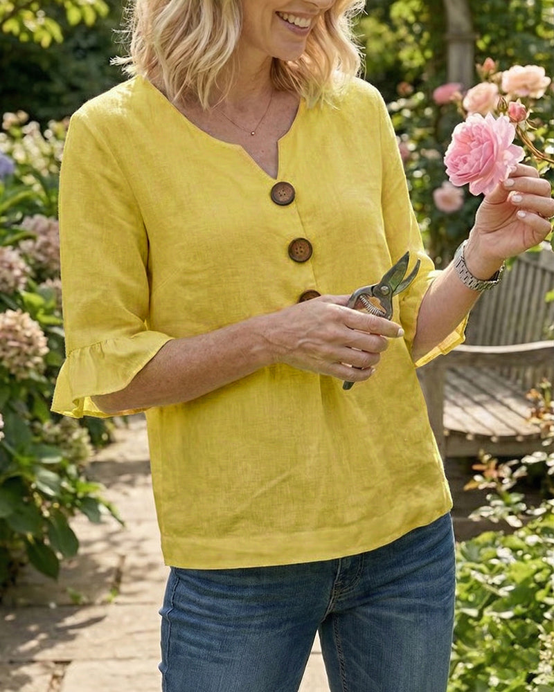 Sophia Blouse in solid cotton-linen with wooden buttons and frill